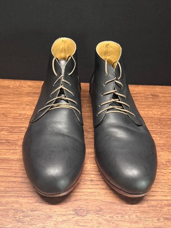 Nisolo Black Leather Chukka Boots Men’s 9 main image 4